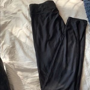 Under Armour black compression leggings size M